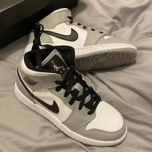 Air Jordan 1 Mid GS Light Smoke Grey